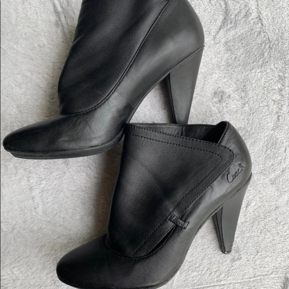 Sz 6 coach booties